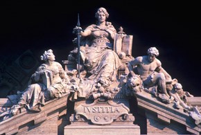 L’avviso (che non c’è) di garanzia (e la condanna di chi si chiede che ha fatto)