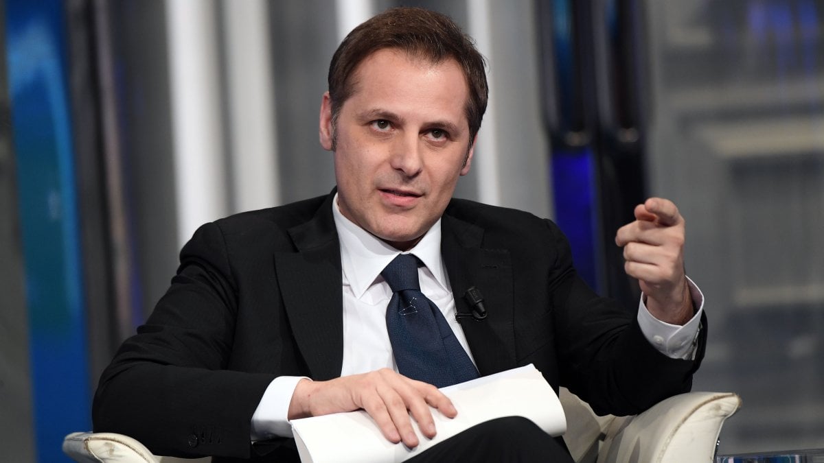 Siri, procura di Milano indaga sull’acquisto della palazzina a Bresso