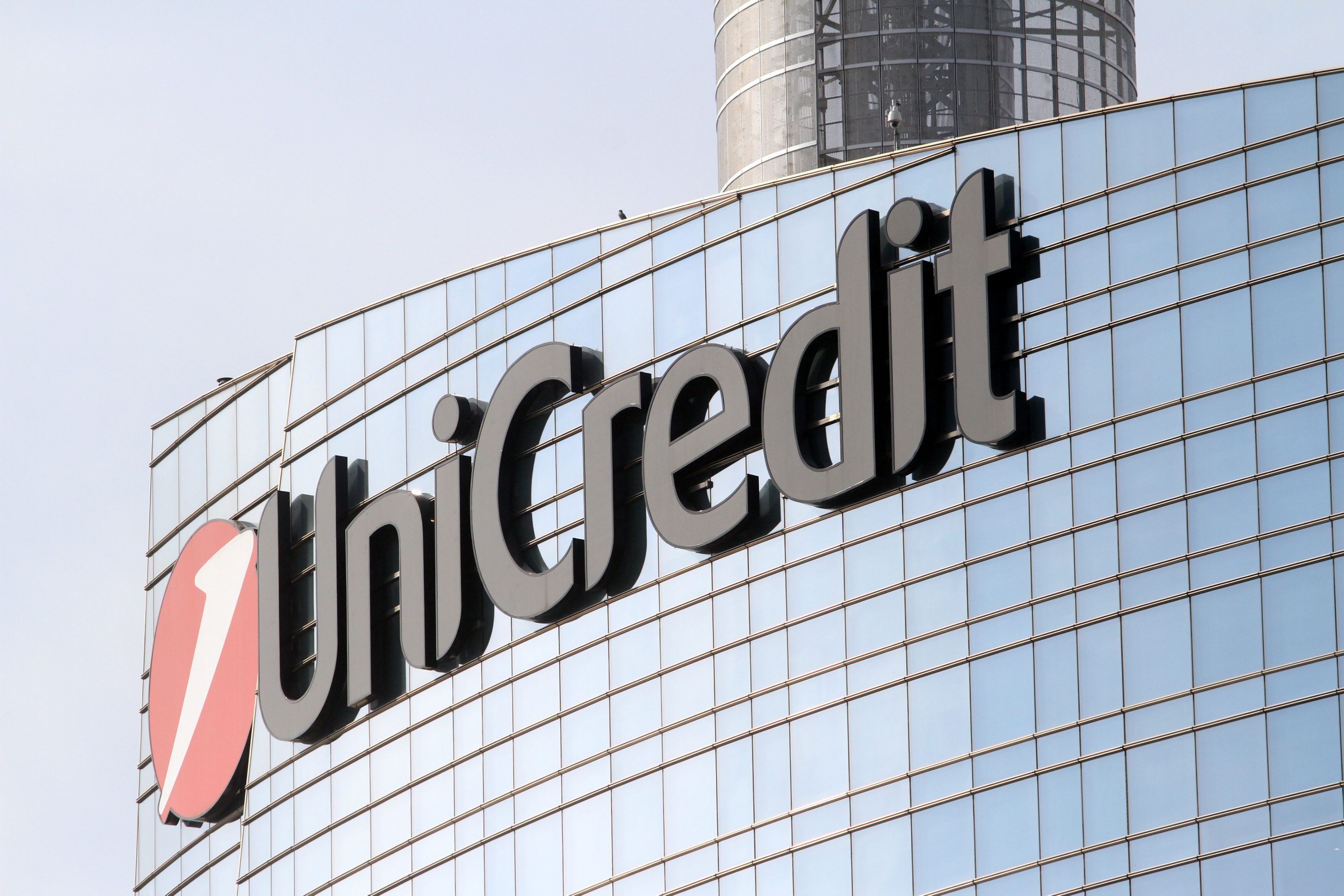 UniCredit: possibile addio a Fineco