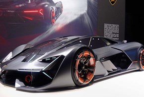 Lamborghini, Domenicali: presto l’auto ibrida