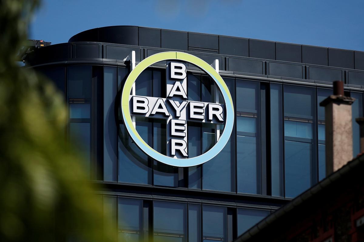 Schiaffo a Bayer per diserbante cancerogeno: 2 miliardi di dollari