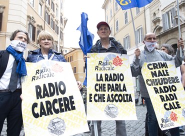 Radio Radicale: sit-in a Montecitorio