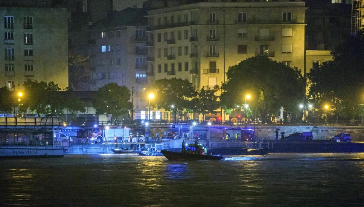 Budapest, si ribalta battello di turisti: 7 morti e molti dispersi 