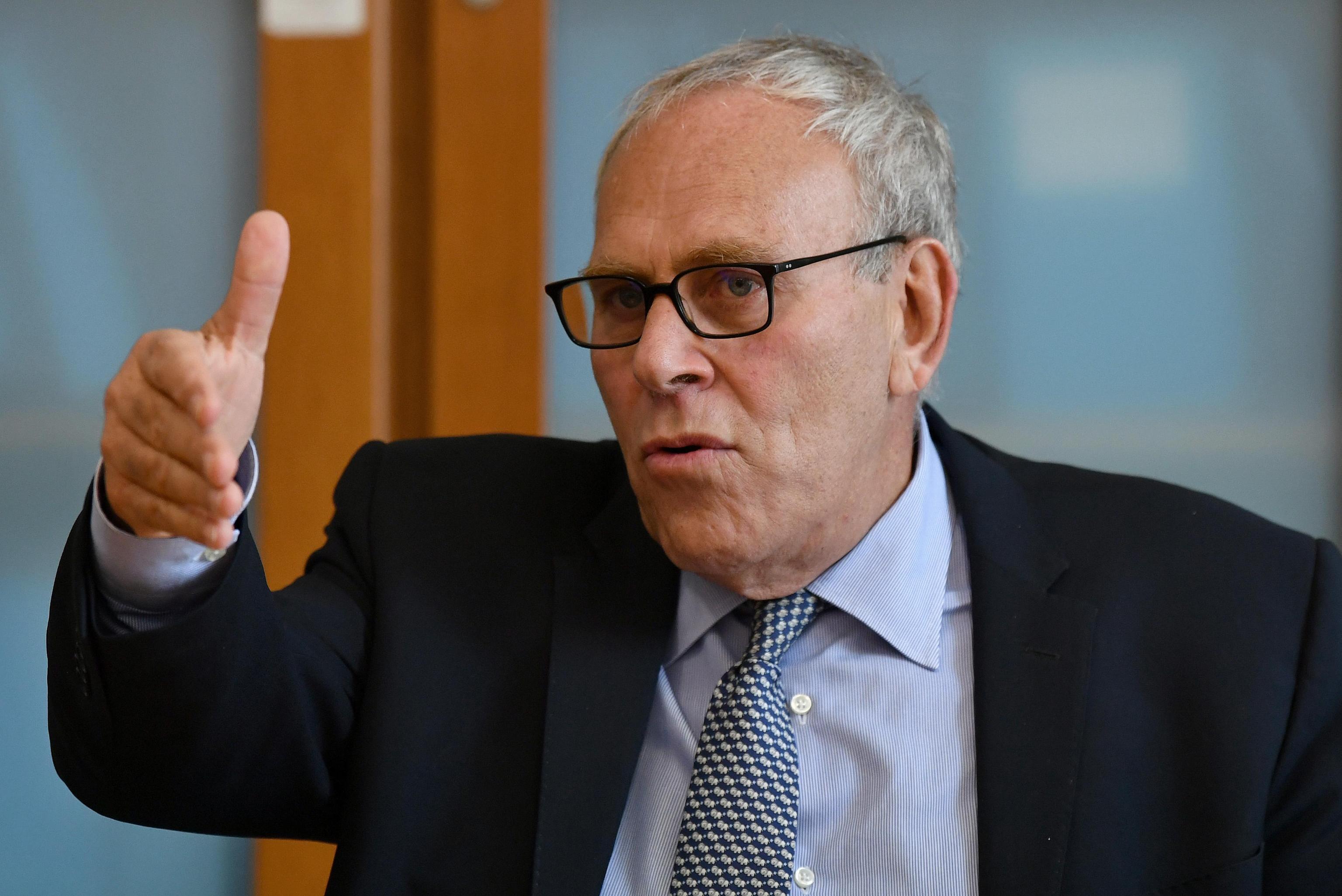 Il dito e la luna del Procuratore di Milano