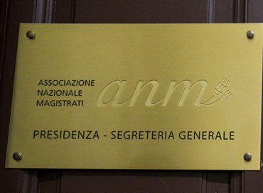 Anm: “Fuzio tuteli istituzioni e si dimetta”
