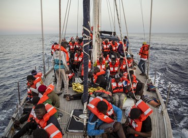 Dl sicurezza, emendamento Lega: multe a ong fino a un milione