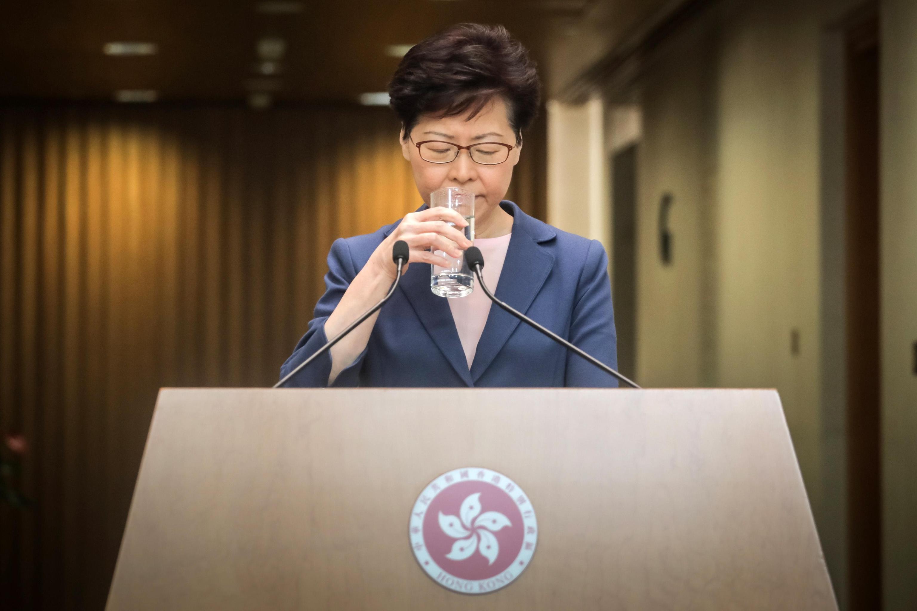 Governatrice di Hong Kong: “Legge sulle estradizioni in Cina è morta”