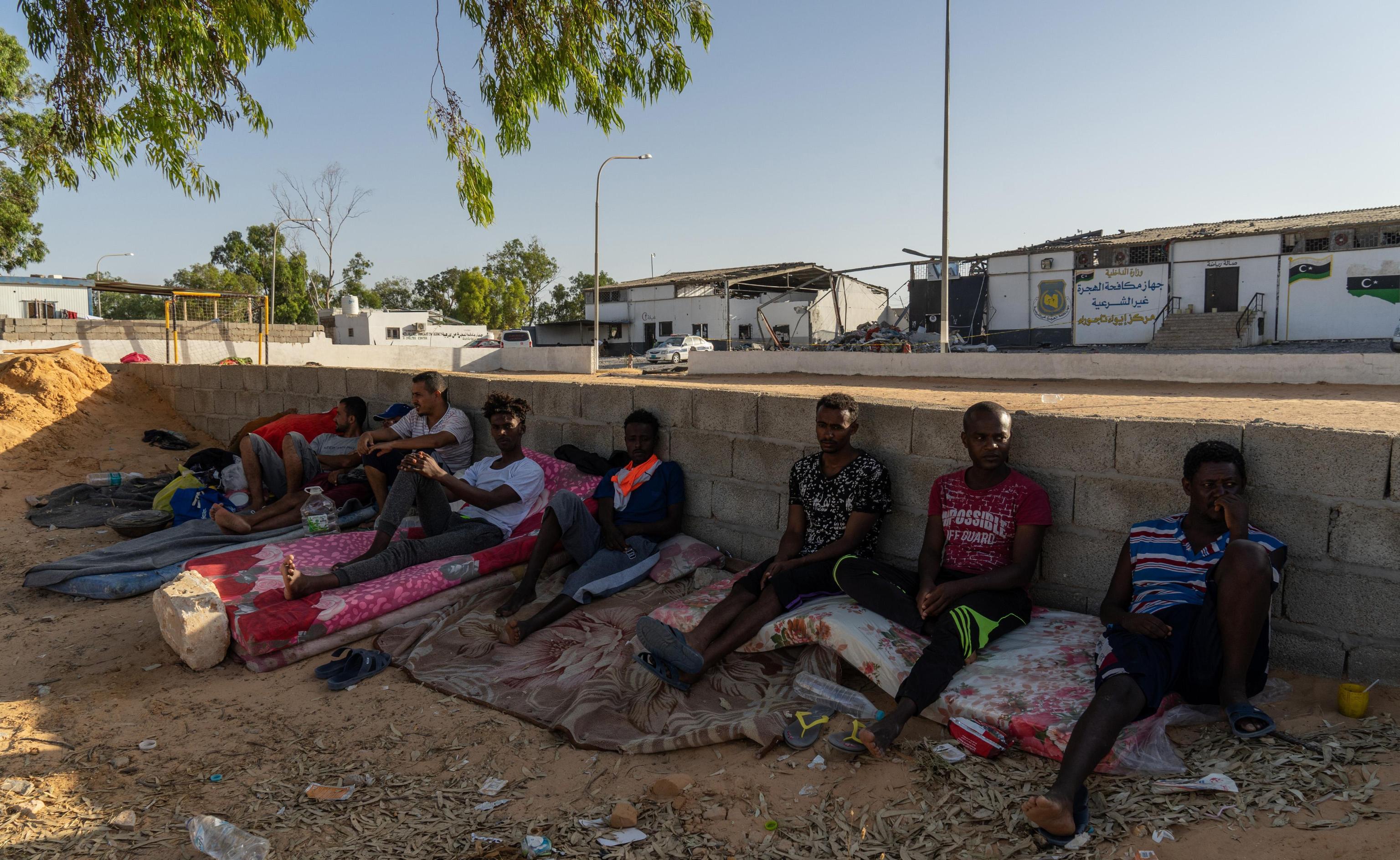 Migranti, ministro libico critica l’uscita di 350 persone da Tajoura