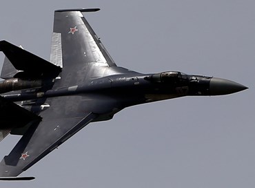 Corea del Sud, Colpi di avvertimento a jet russo