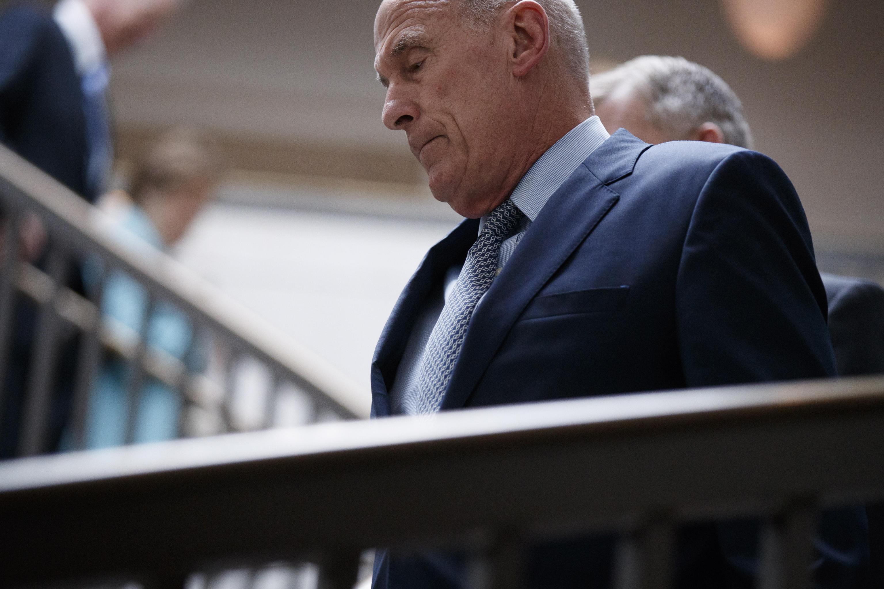 Stati Uniti, Trump silura il capo degli 007