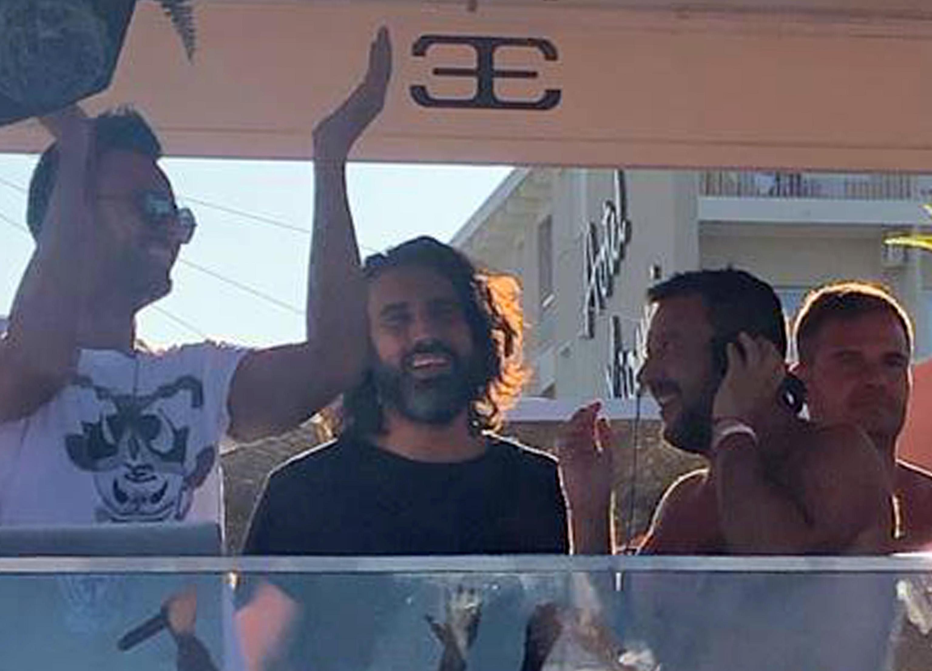 La politica dal ballo allo sballo