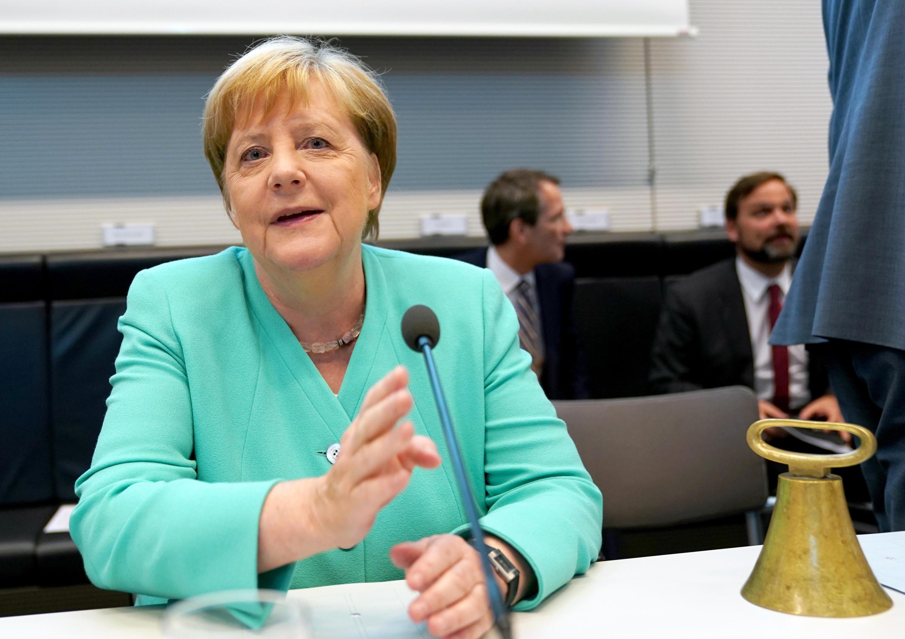Germania, Merkel vuole sforare il pareggio di bilancio 