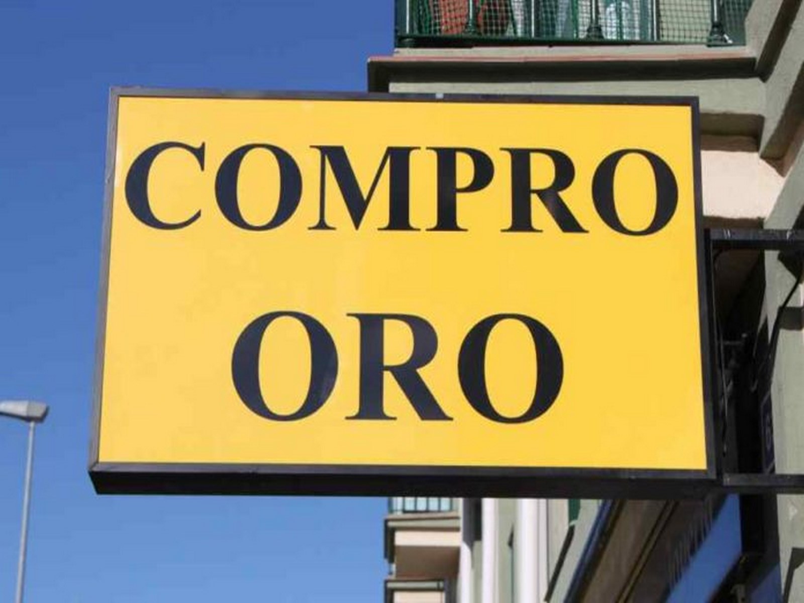 I “Compro Oro” uccidono le gioiellerie