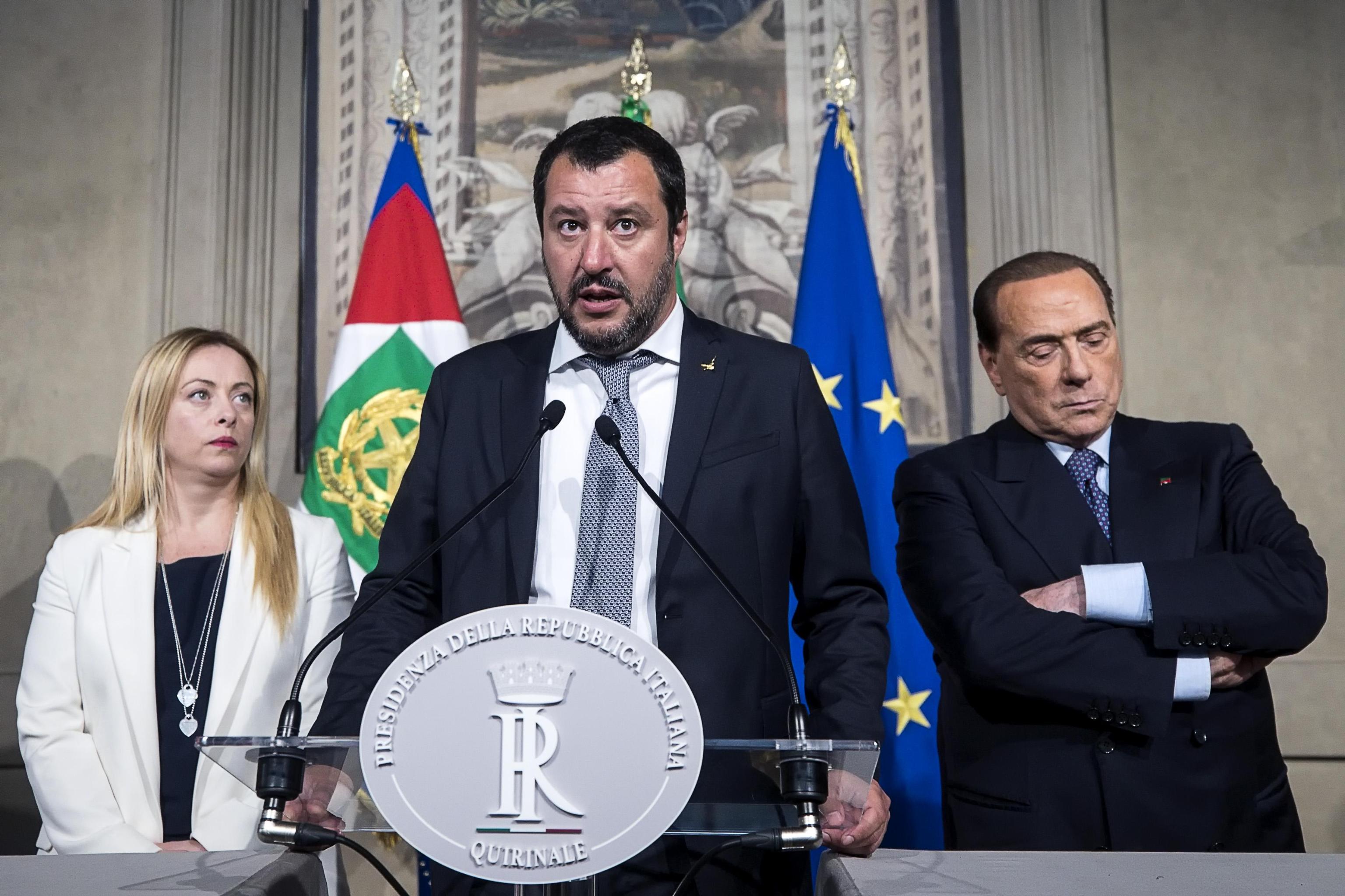 Fratelli d’Italia e Lega in piazza, Forza Italia non si accoda