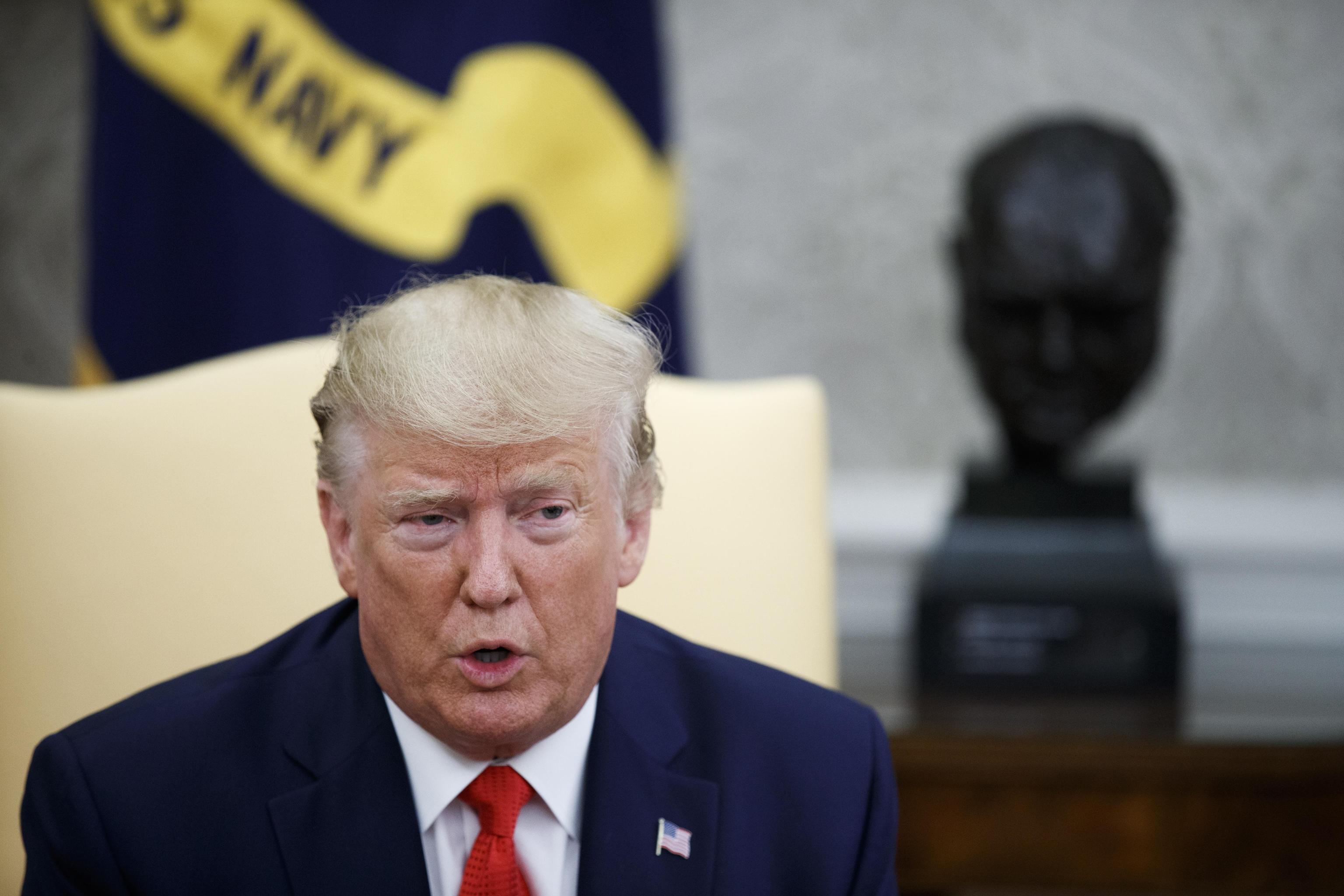 La Corte suprema dà ragione a Trump: “Sì a limiti di asilo”