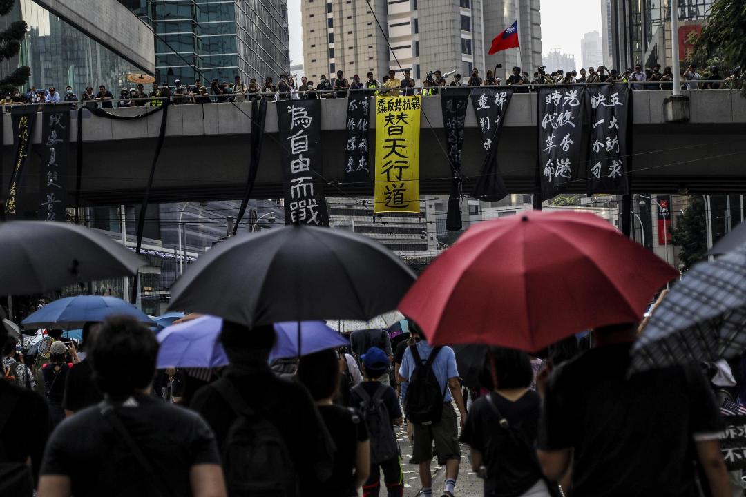 Hong Kong, la rivolta degli ombrelli stroncata dalla polizia