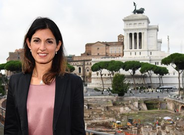 Il matrimonio Pd-M5S sulla pelle della Raggi