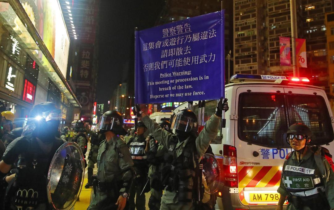 Hong Kong, Lam apre a intervento in Cina