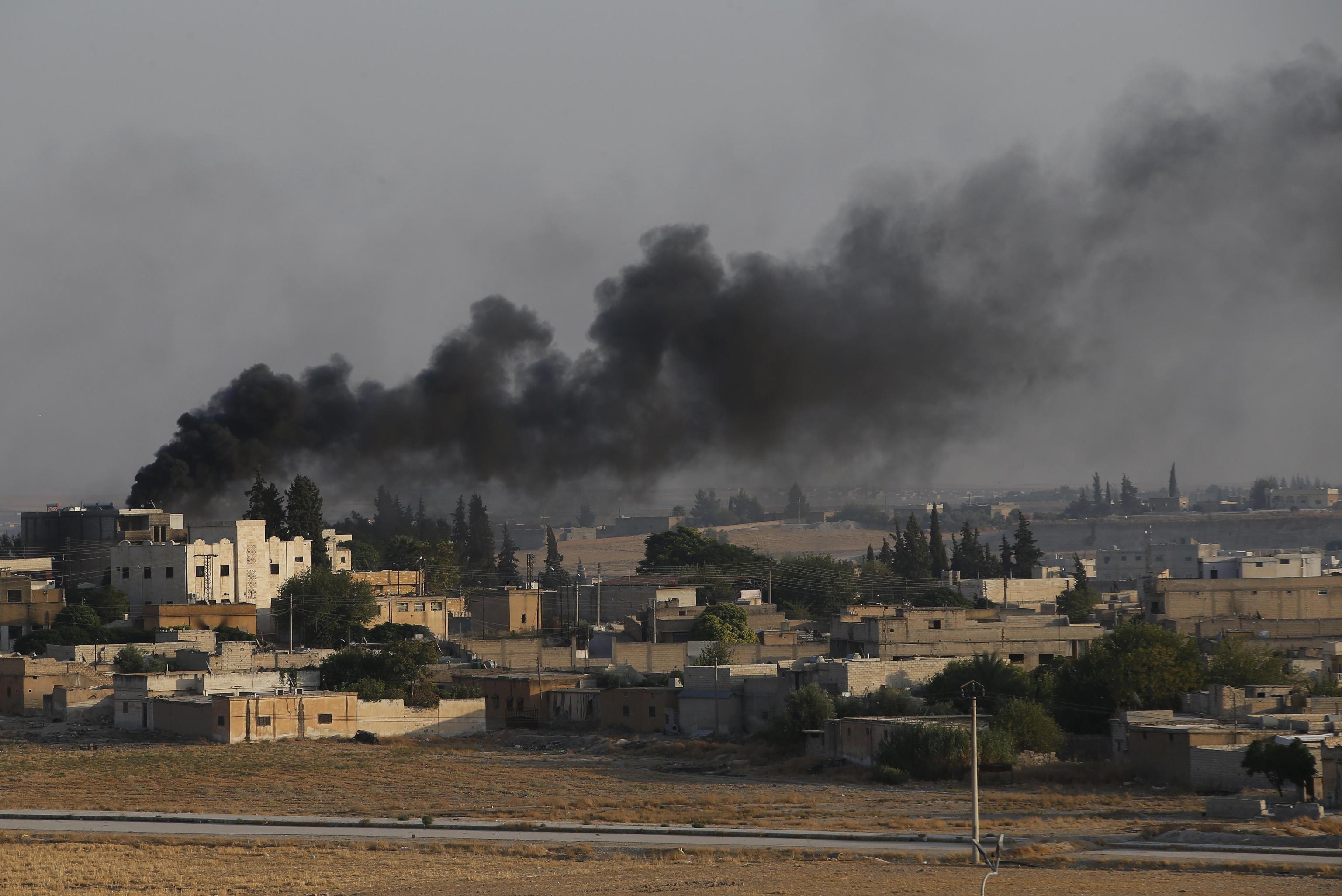 Siria, da curdi stop a operazioni anti-Isis