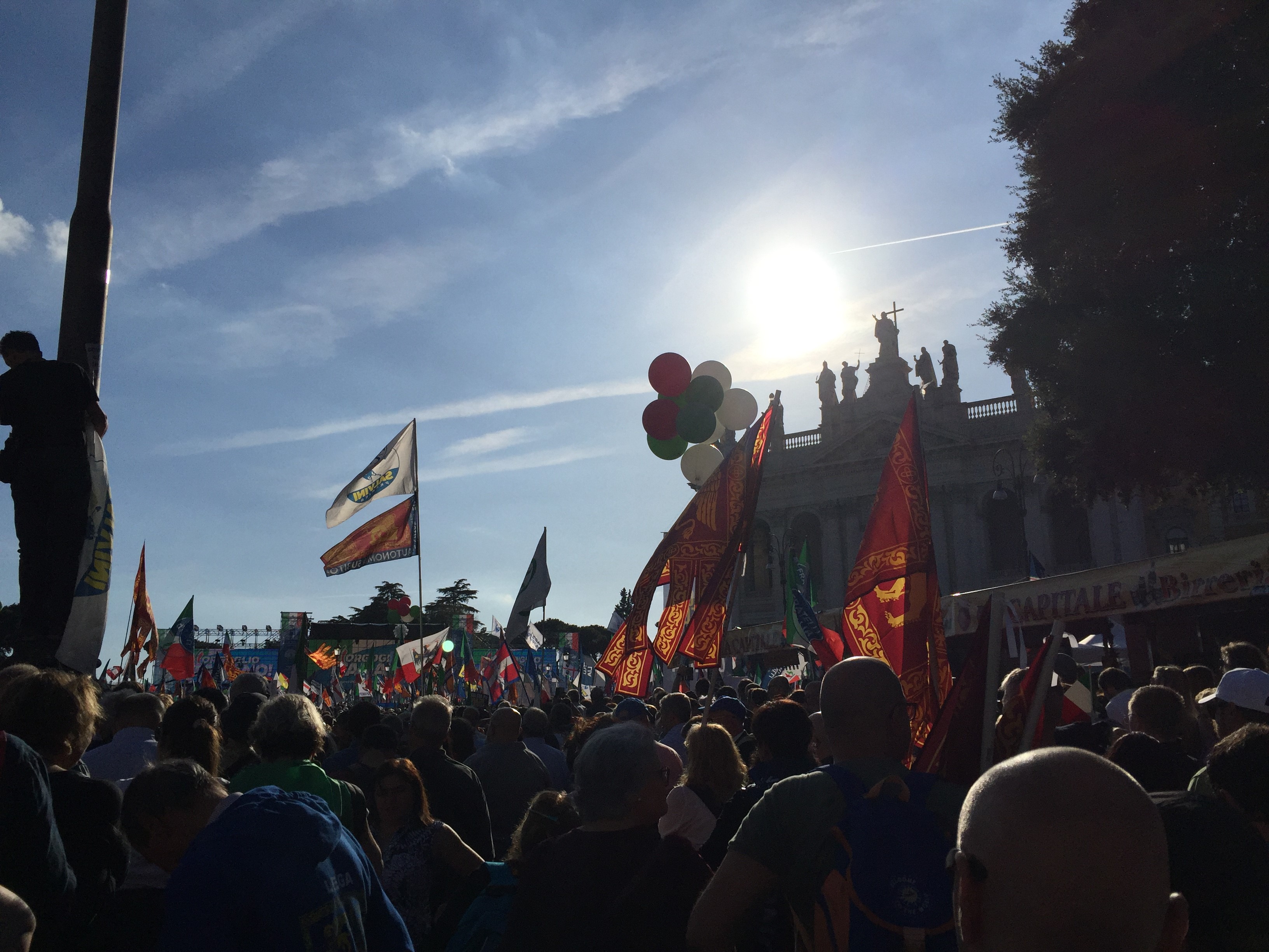 Salvini e il centrodestra in piazza: chi c’era tra la folla