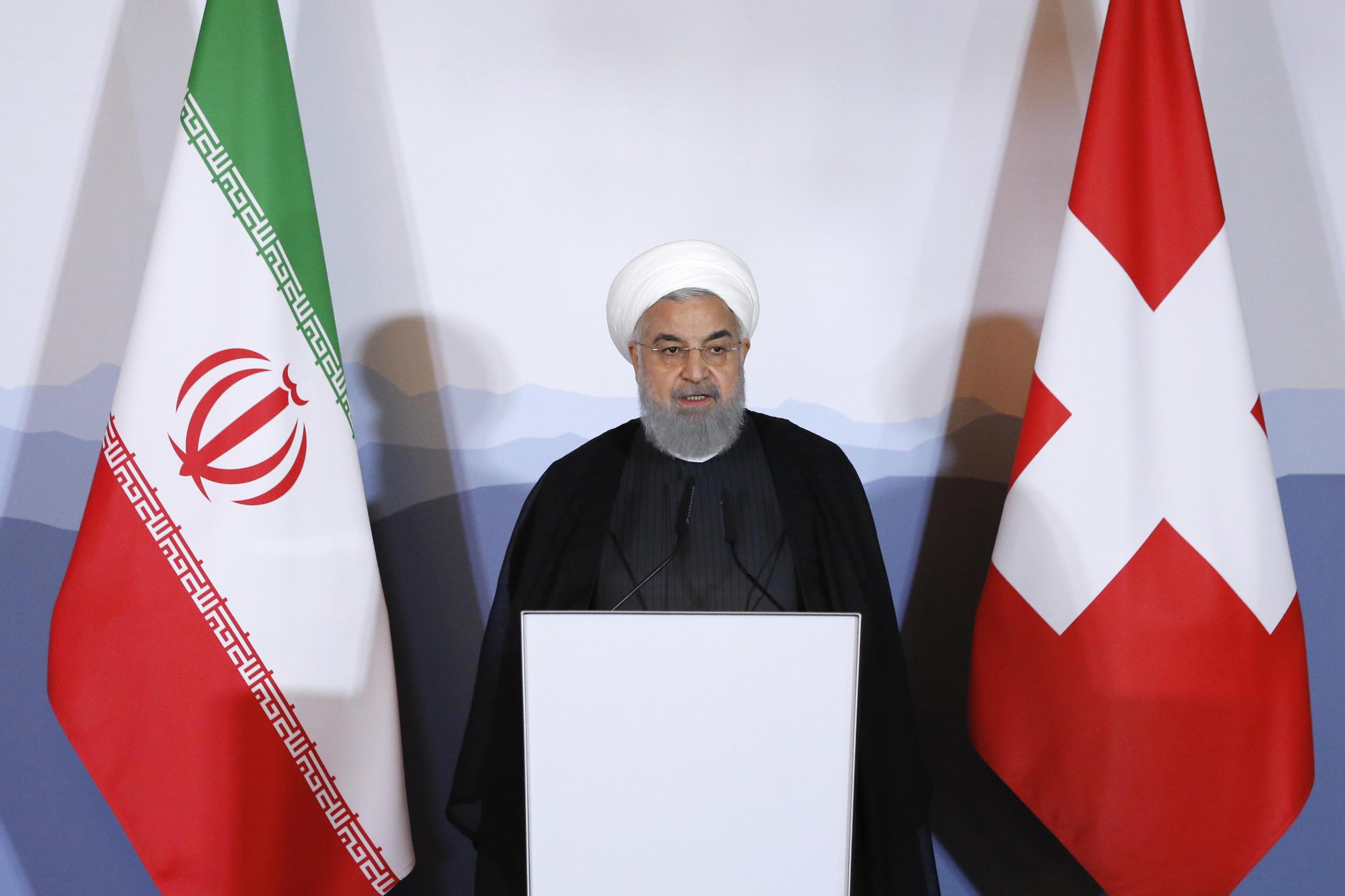 Iran, Rohani annuncia un nuovo “disimpegno nucleare” 