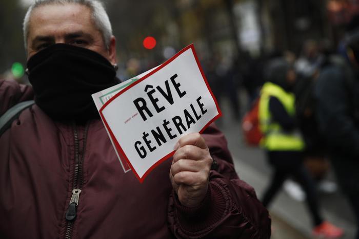 Lo sciopero generale ferma la Francia