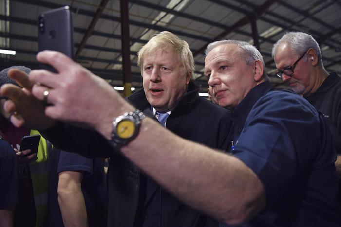 Regno Unito al voto, i sondaggi dicono Johnson