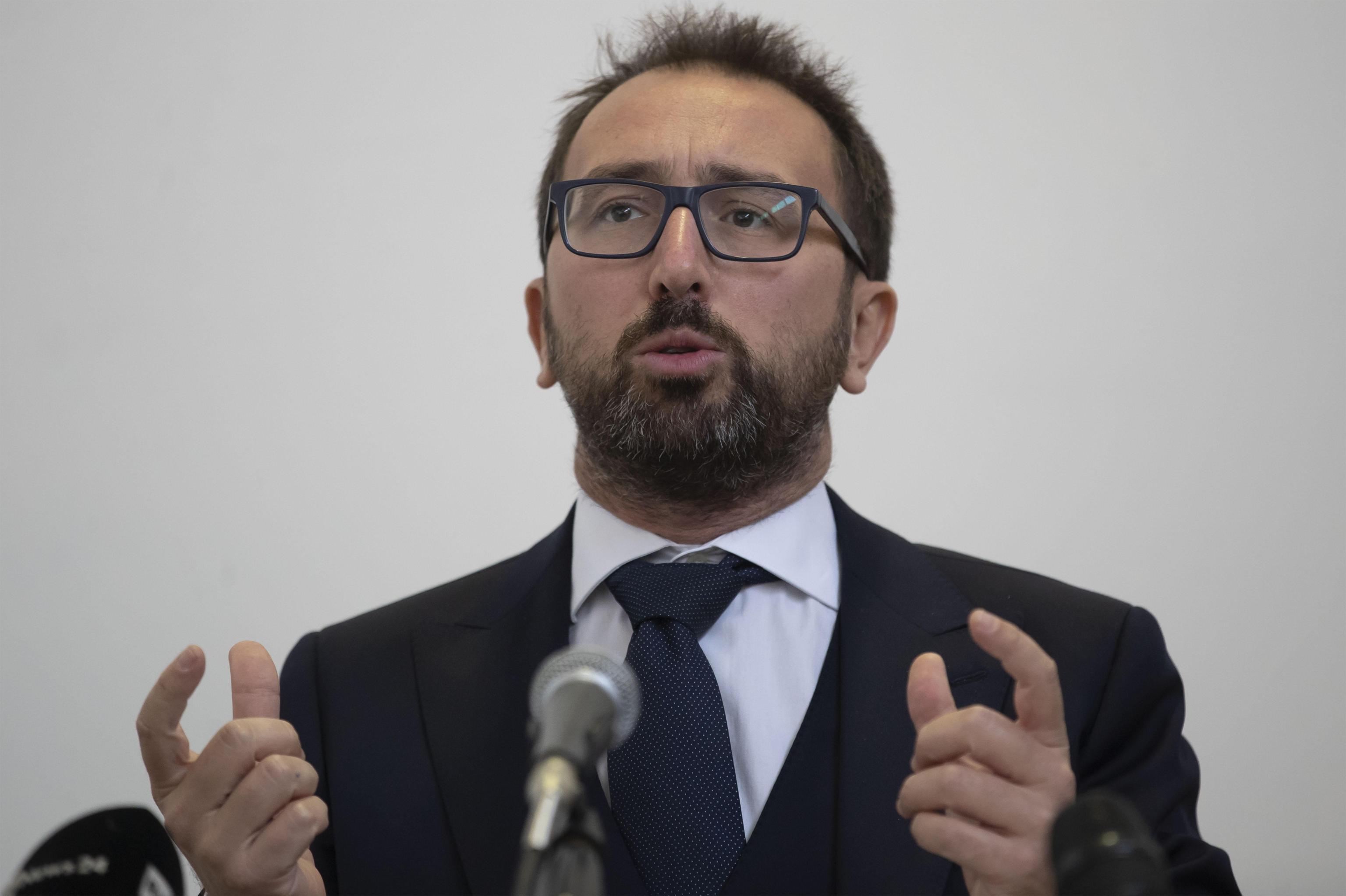 Un referendum per tagliare Bonafede