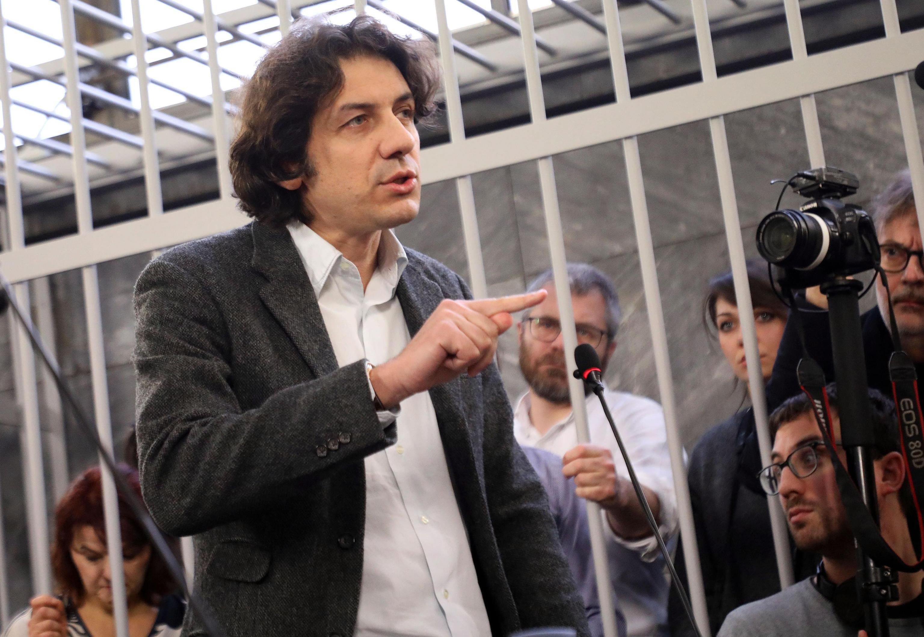 Fine vita, assolto Cappato: “Il fatto non sussiste”