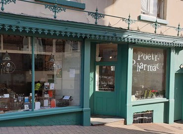 La farmacia dell’anima: curare le ferite con la poesia