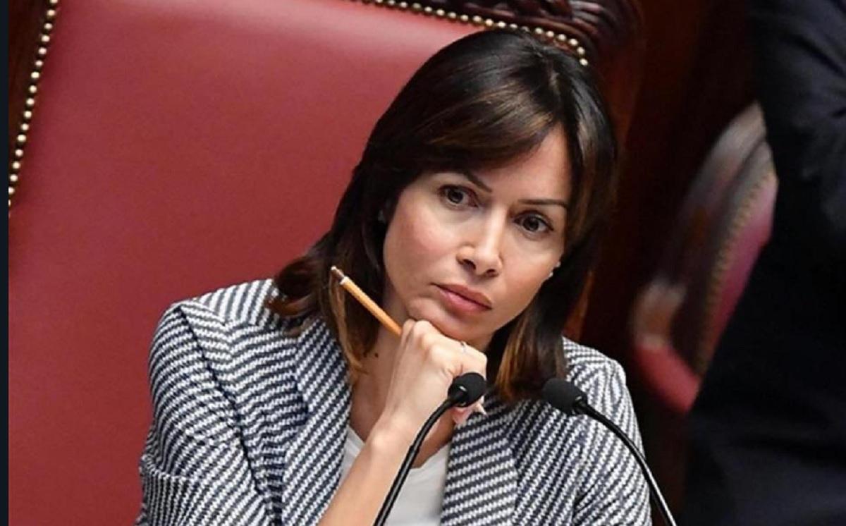 Carfagna: “Sono una donna di destra, mai con Renzi”