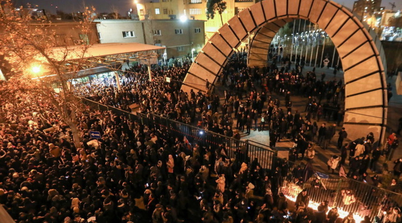 Il regime dei mullà all’ultima fermata