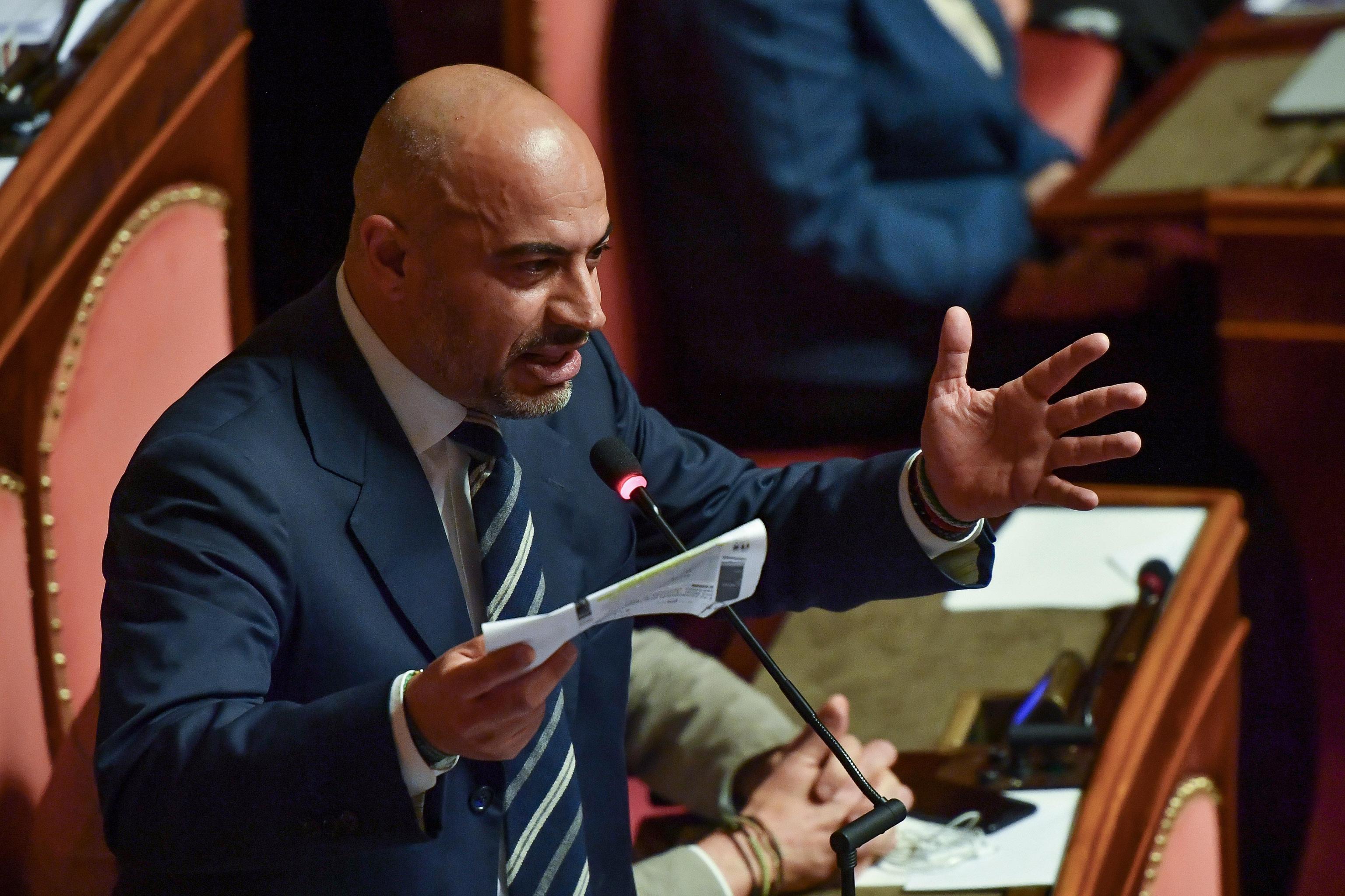 Paragone attacca Di Maio: “Gestirà un partito del 10 per cento, ma non sarà più il M5s”