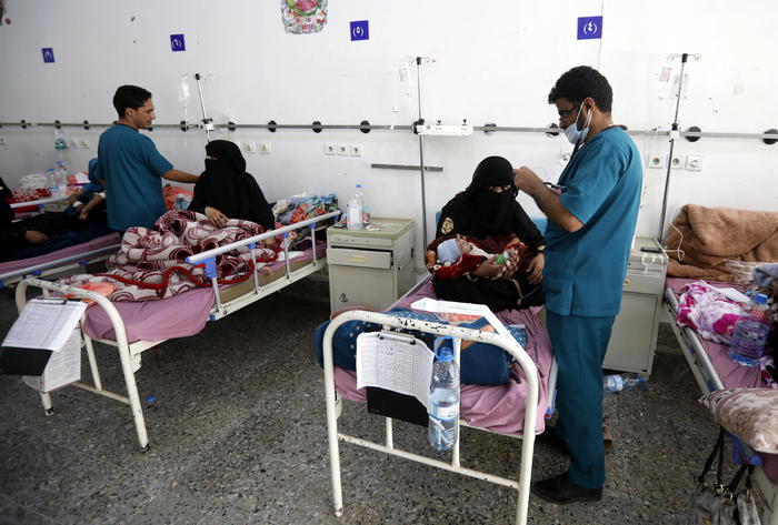 Yemen, oltre cento morti in un attacco missilistico degli Houthi