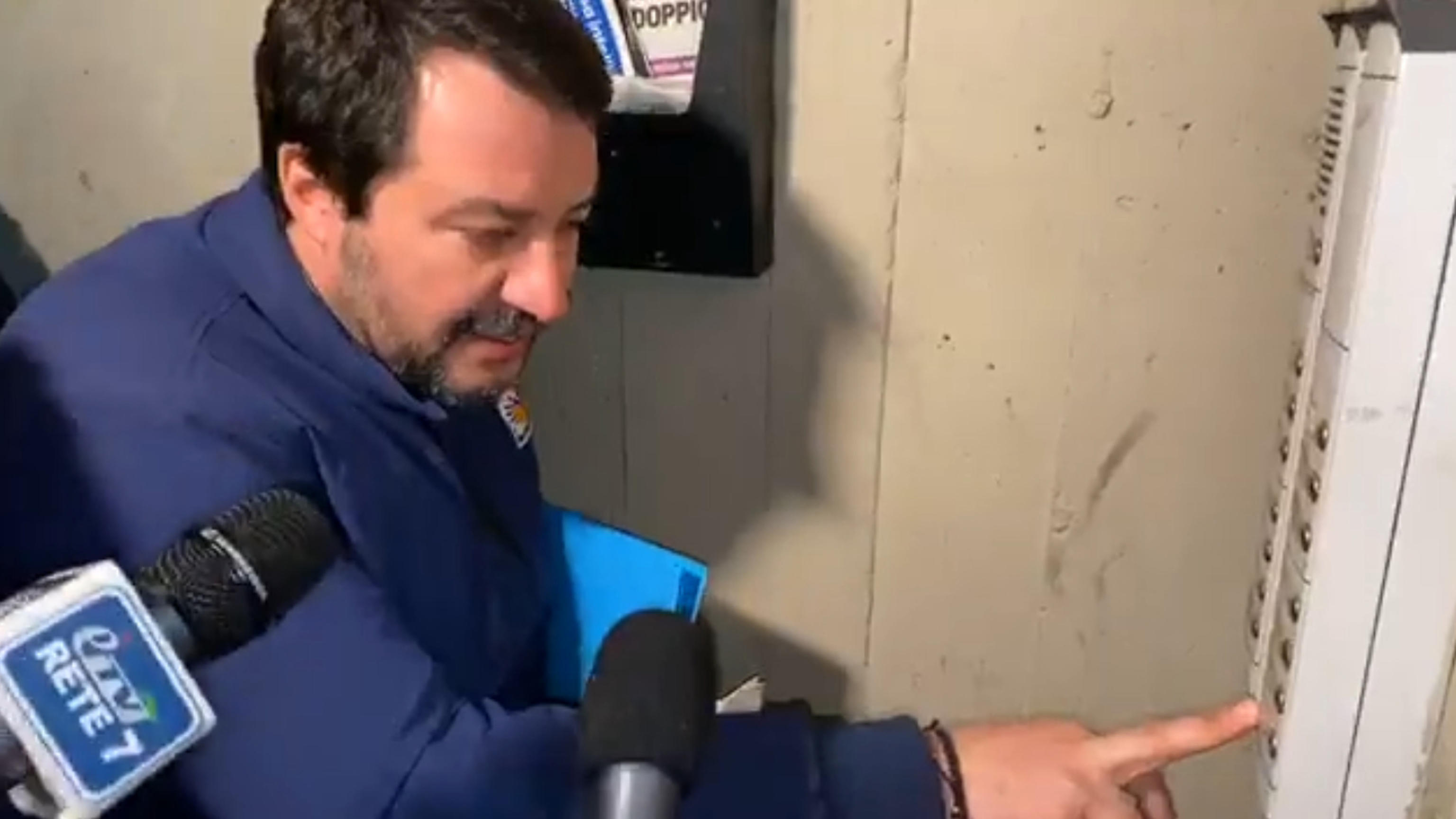 Salvini ed il citofono