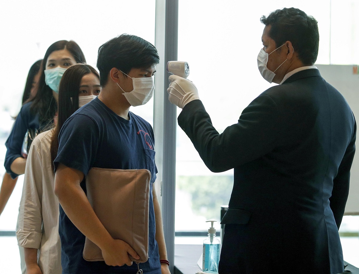 Coronavirus, Cina protesta contro il blocco dei voli