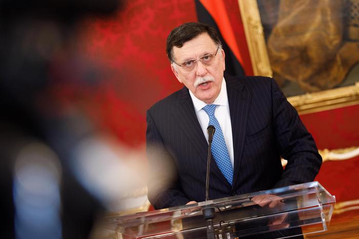 Libia: al-Sarraj si ritira dai colloqui di Ginevra 