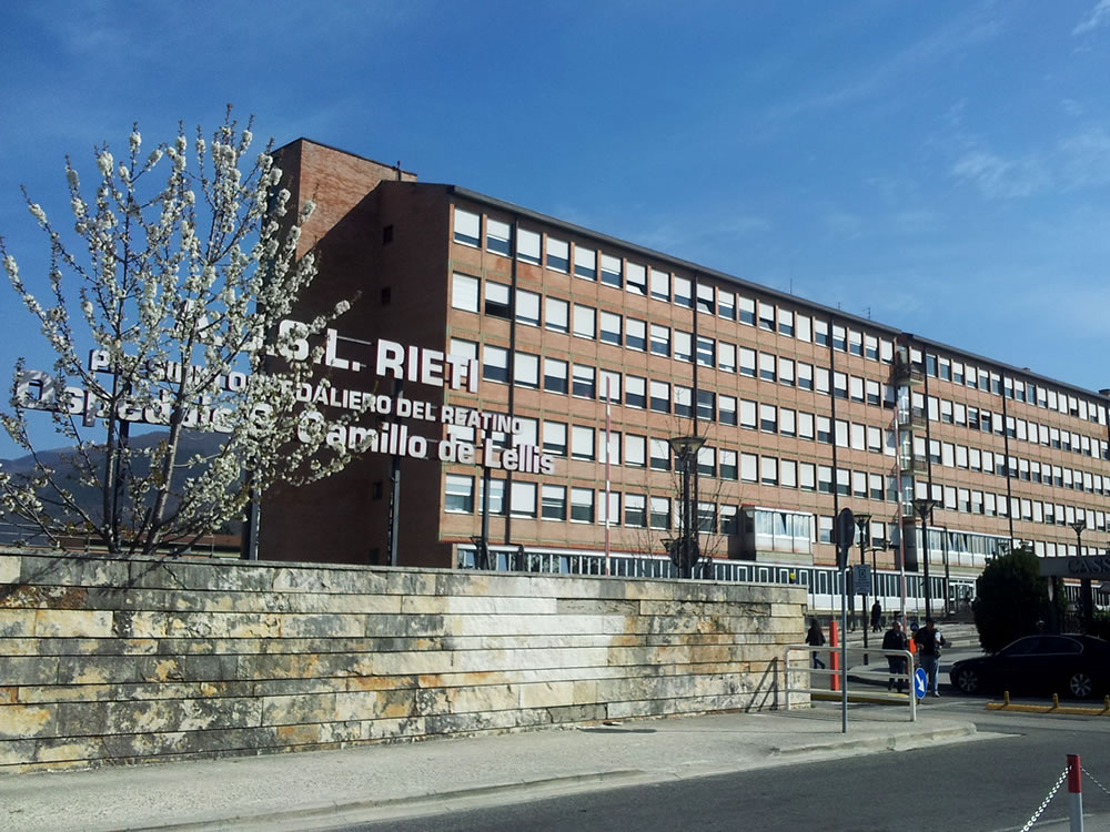 Sciacalli all’ospedale “De Lellis” di Rieti