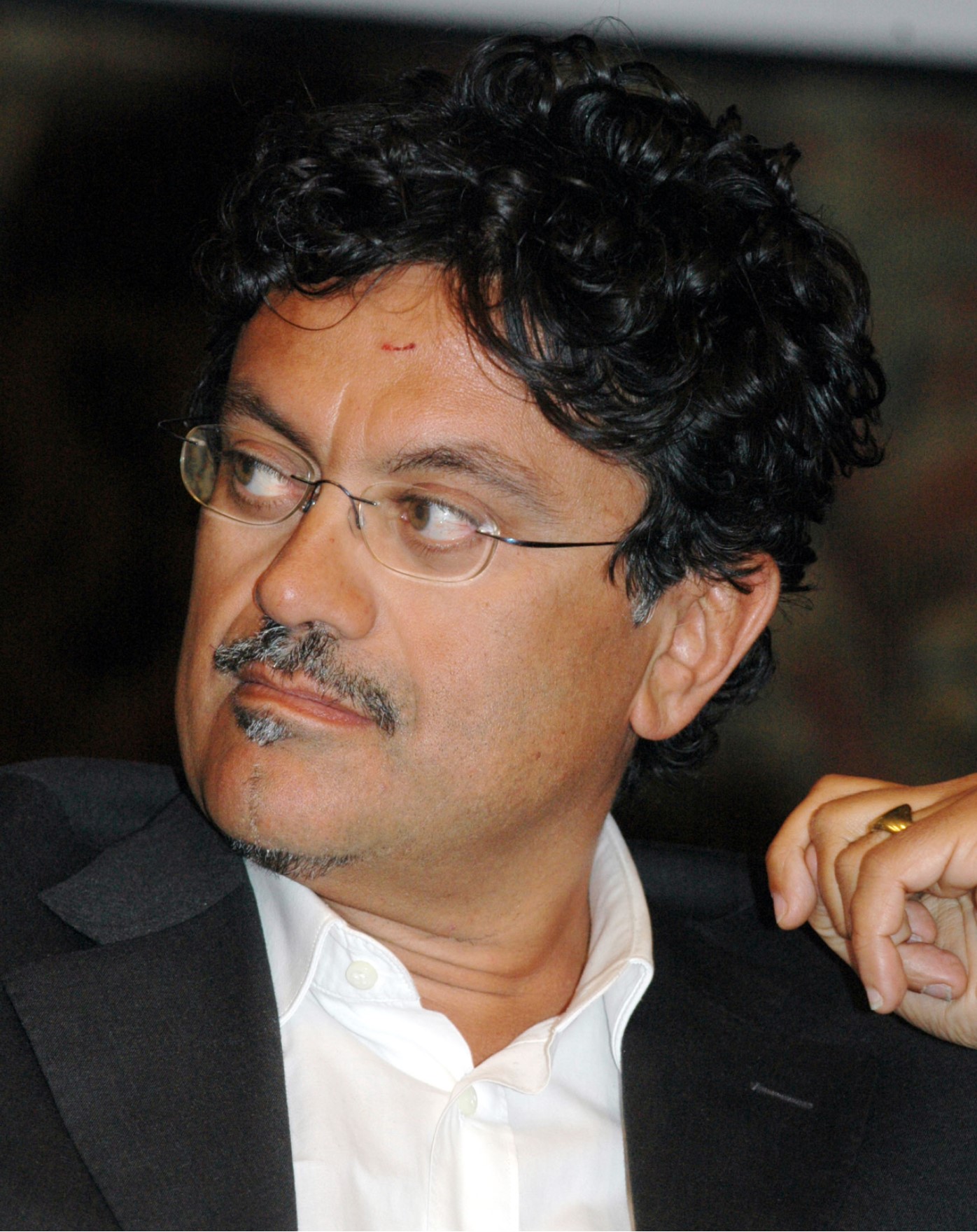 Dispera bene, un manuale di difesa per gli ultimi resistenti 