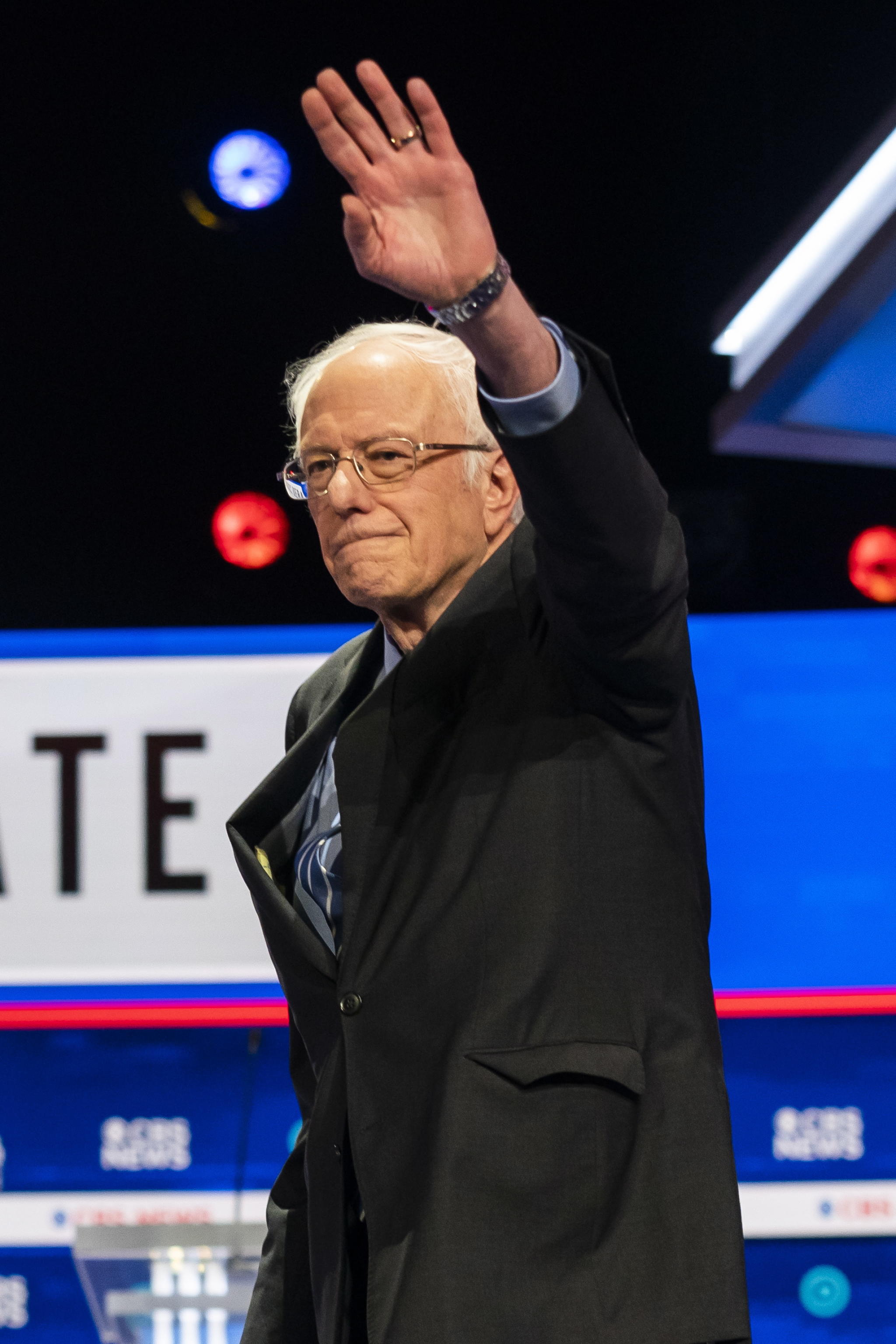 Primarie dem, Sanders sfida tutti nel dibattito tivù