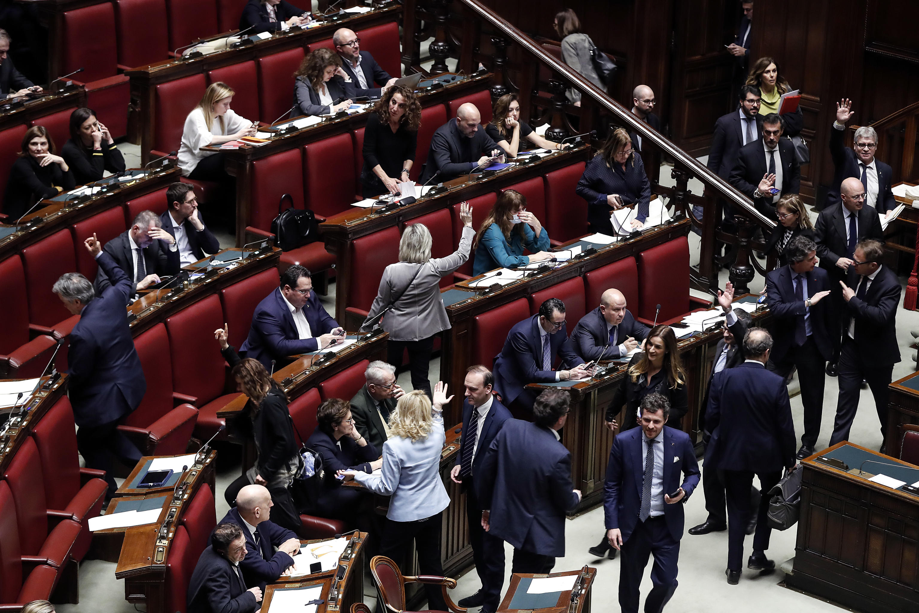 Il referendum e le majorette a stelle gialle