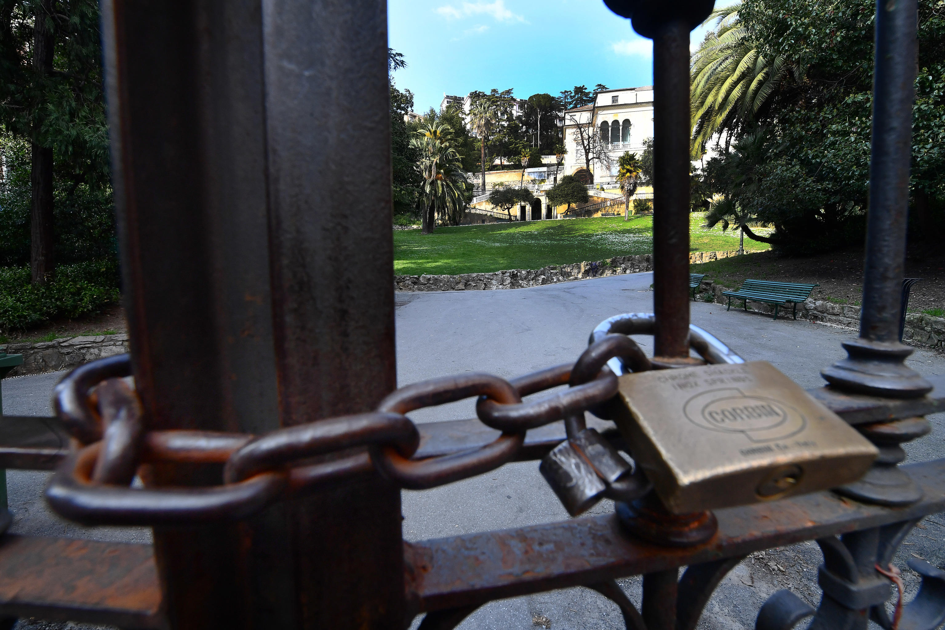 Covid-19: per piacere, state a casa