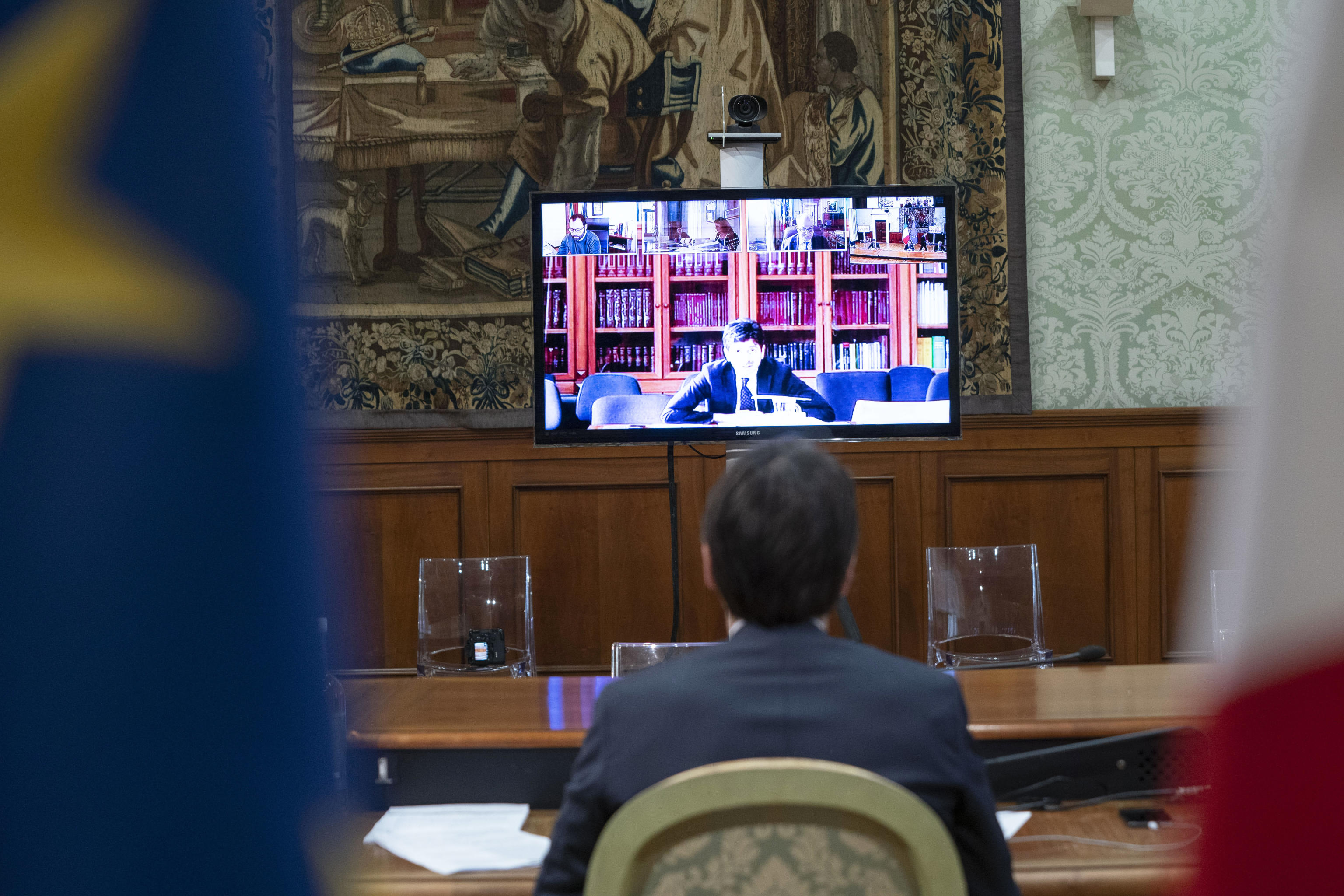 La voglia matta di decreti e i colpi alla democrazia