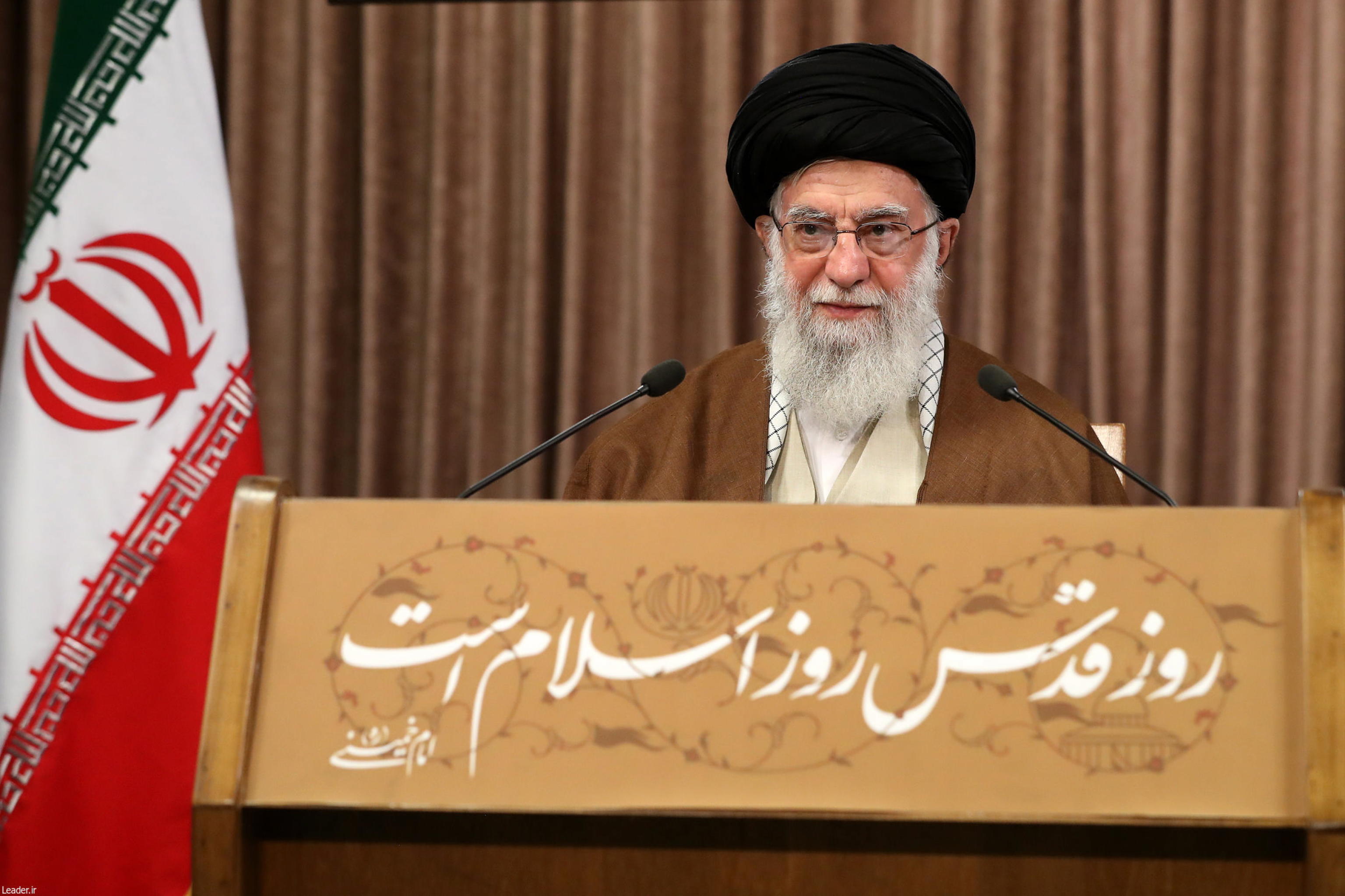 Khamenei: “I gruppi jihadisti devono essere organizzati contro israele”