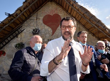 Scuola, Salvini: “Bambini divisi da plexiglass è follia”