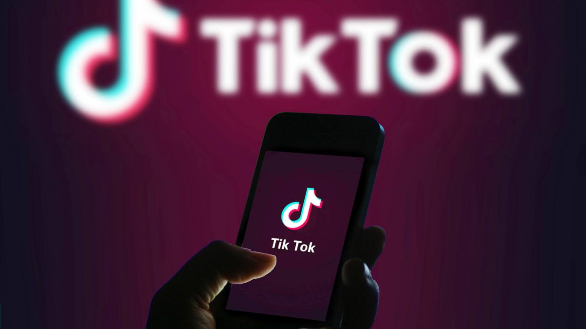 TikTok eguaglia YouTube: i giovani vi dedicano lo stesso tempo