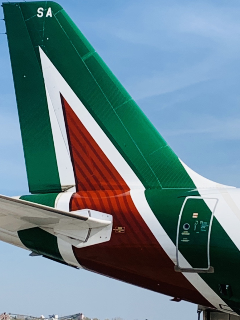 Alitalia: rivolta in Sicilia, pochi voli e cari