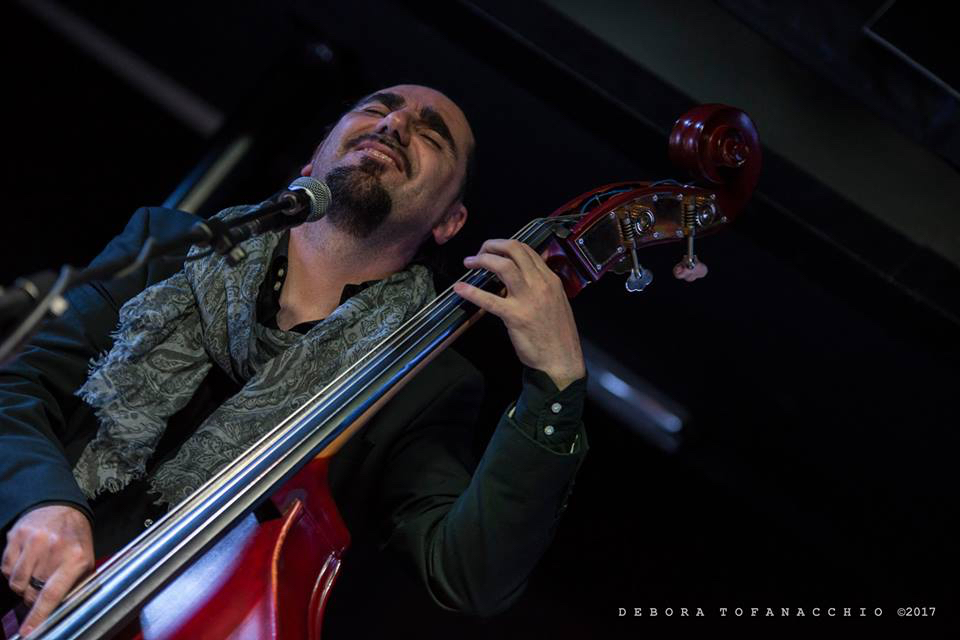 Sasà Calabrese: polistrumentista-contadino