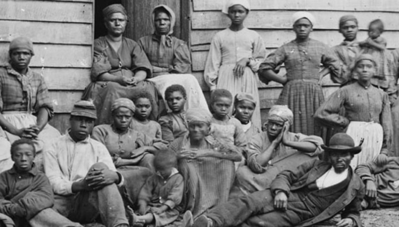 Distruggere monumenti e purgare il lessico per raddrizzare la Storia?