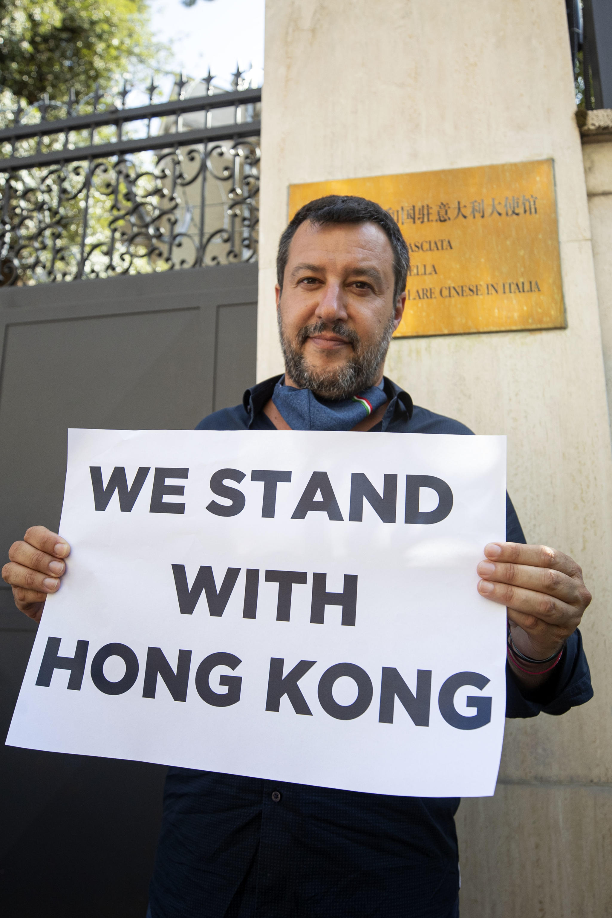 Flash mob per Hong Kong: Lega versus Cina